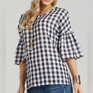 Cute gingham bell-sleeve top